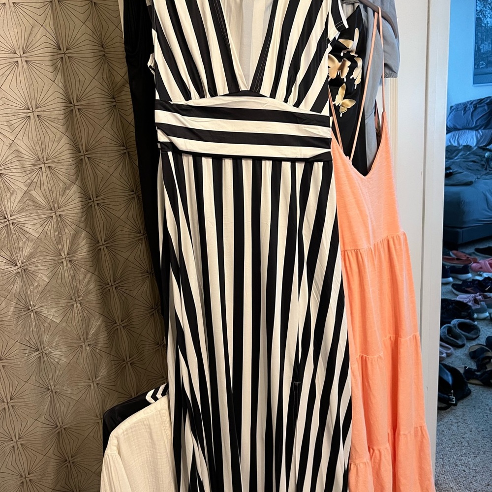 Dress black/white